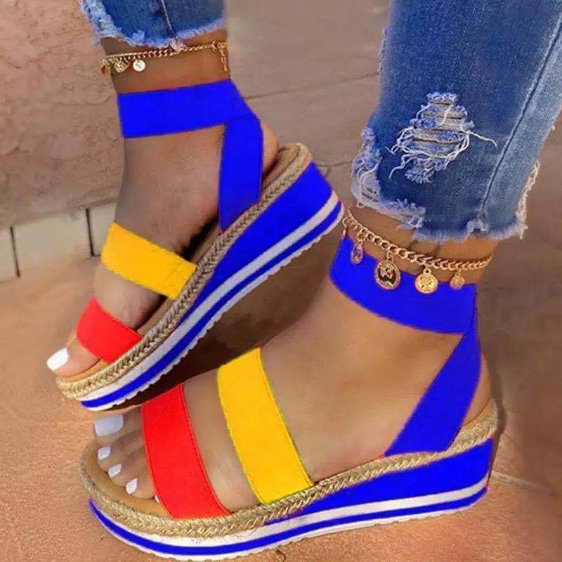 Anmutige Orthopädische Sandalen für modernen Look