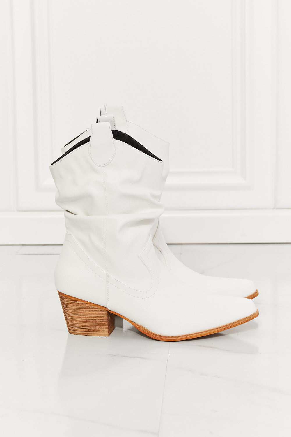 Schicke Orthopädische Stiefel mit einzigartigem Design