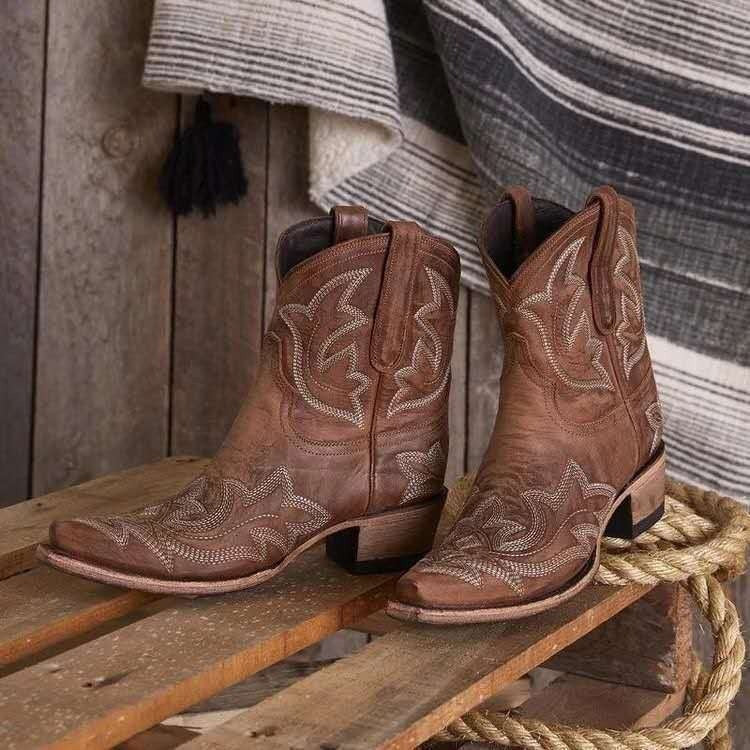 Wunderschön gefertigte Orthopädische Stiefel