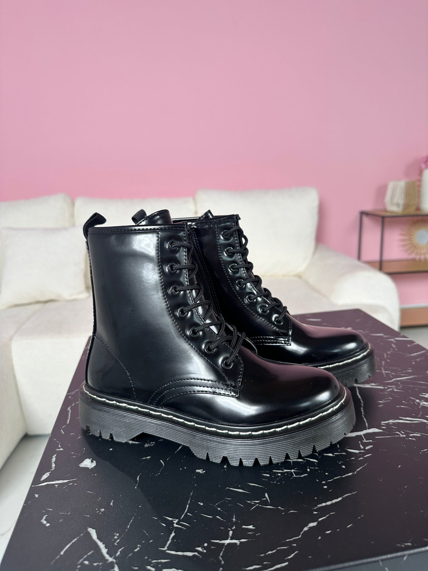Klassische Orthopädische Stiefel mit zeitlosem Stil