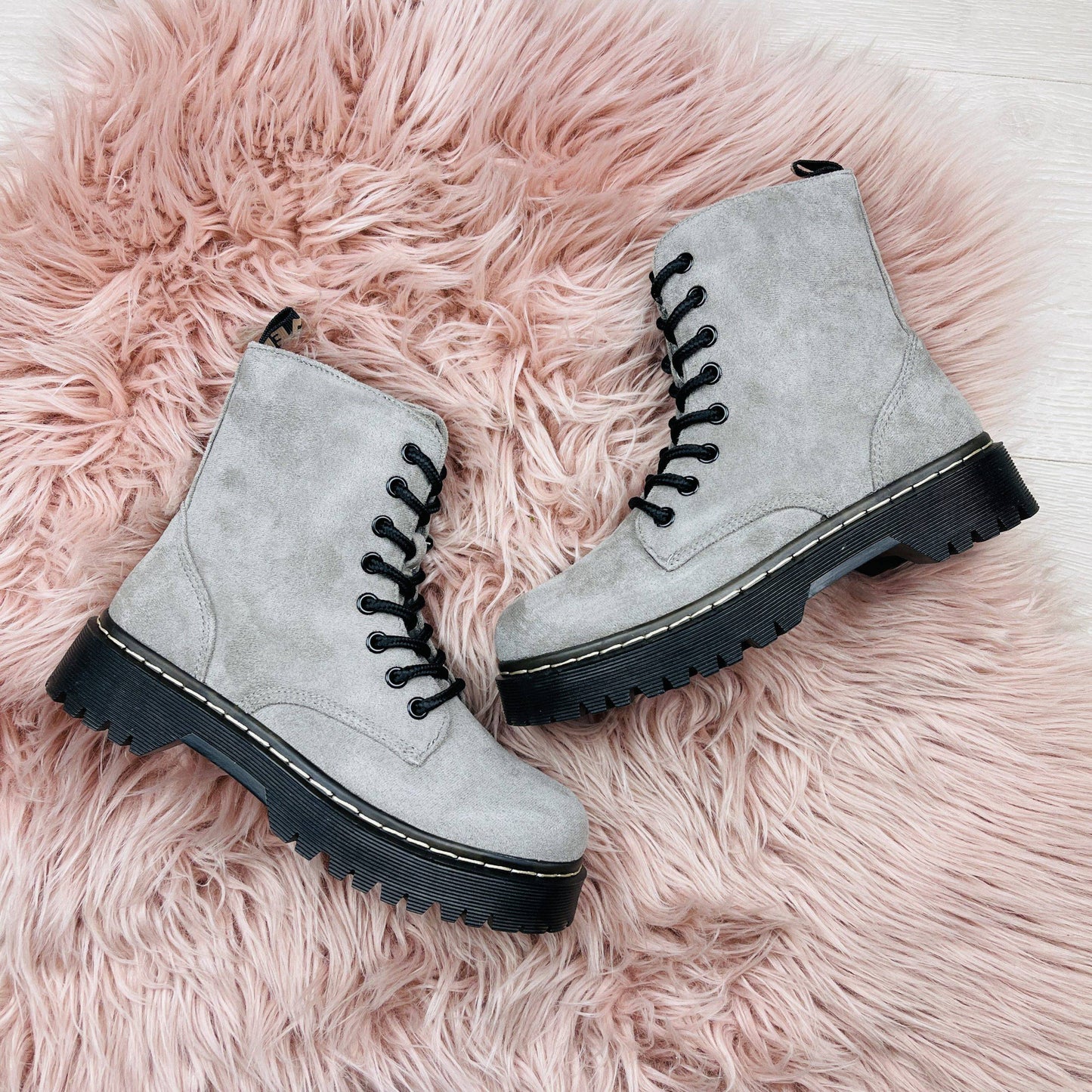 Anmutige Orthopädische Stiefel für modernen Look