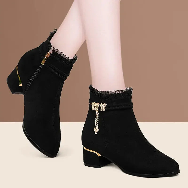 Vielseitige und stützende orthopädische Stiefel