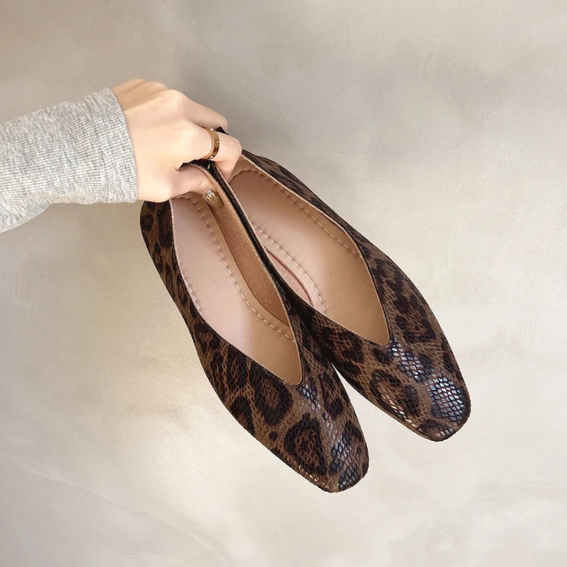 Elegante und stützende orthopädische Ballerinas