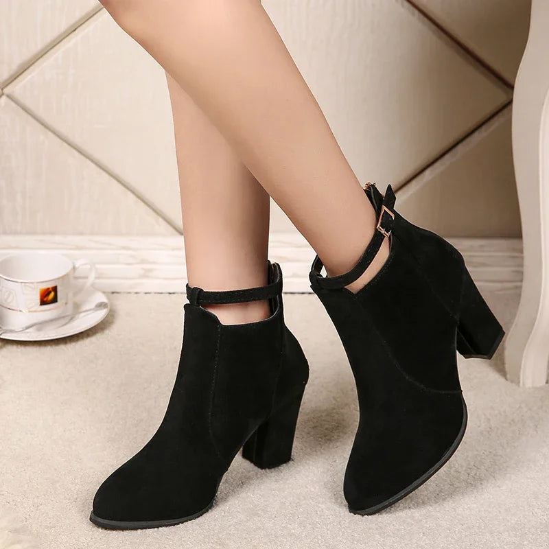 Maßgeschneiderte und bequeme orthopädische Stiefel