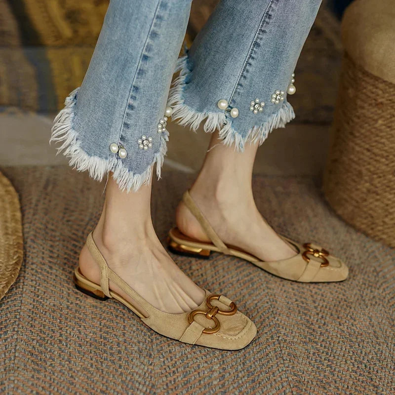 Maßgeschneiderte und bequeme orthopädische Sandalen