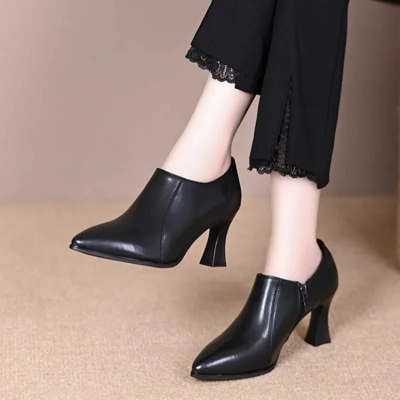 Modische und stützende orthopädische Stiefel