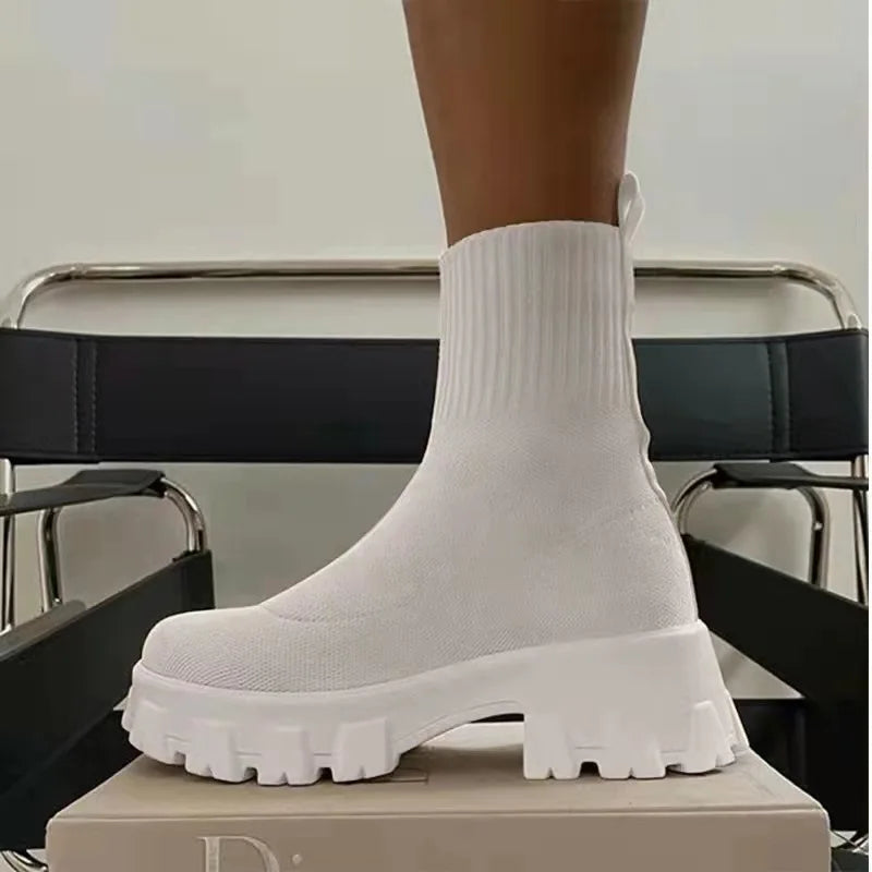 Elegante und stützende orthopädische Stiefel