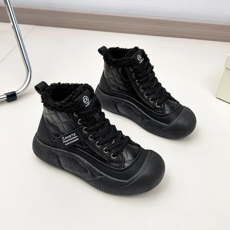 Modische und stützende orthopädische Stiefel