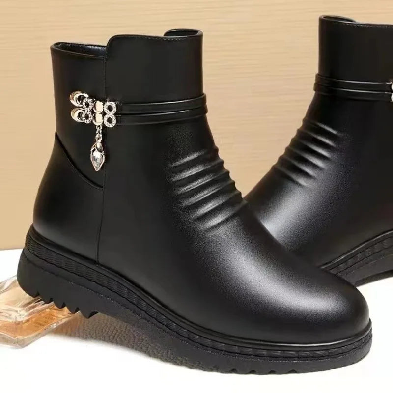 Elegante und stützende orthopädische Stiefel