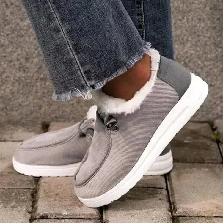 Modische und stützende orthopädische Stiefel