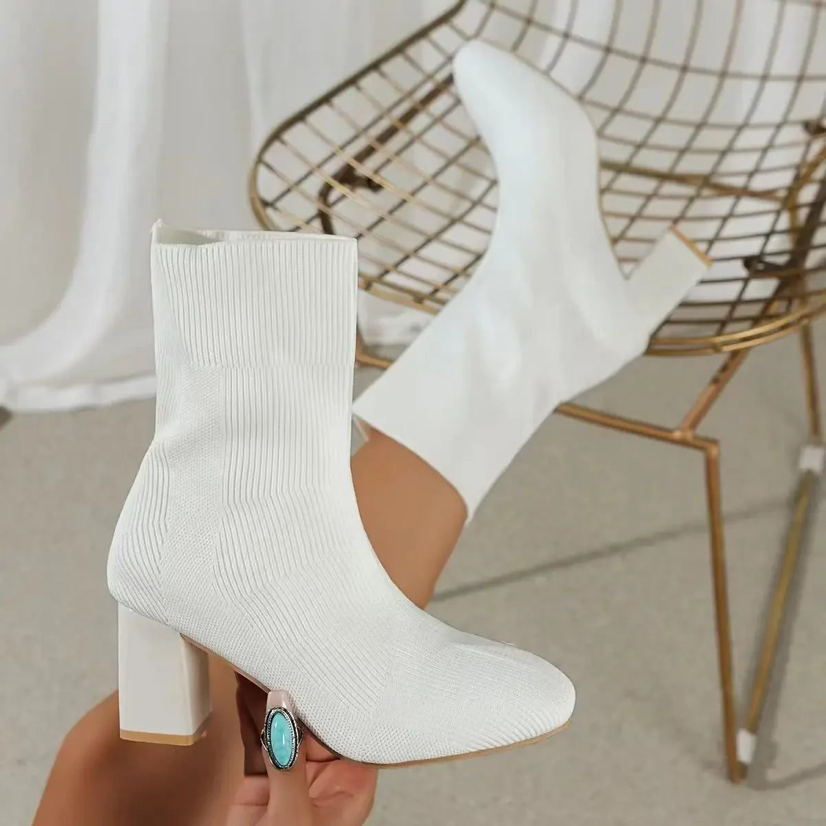 Vielseitige und stützende orthopädische Stiefel