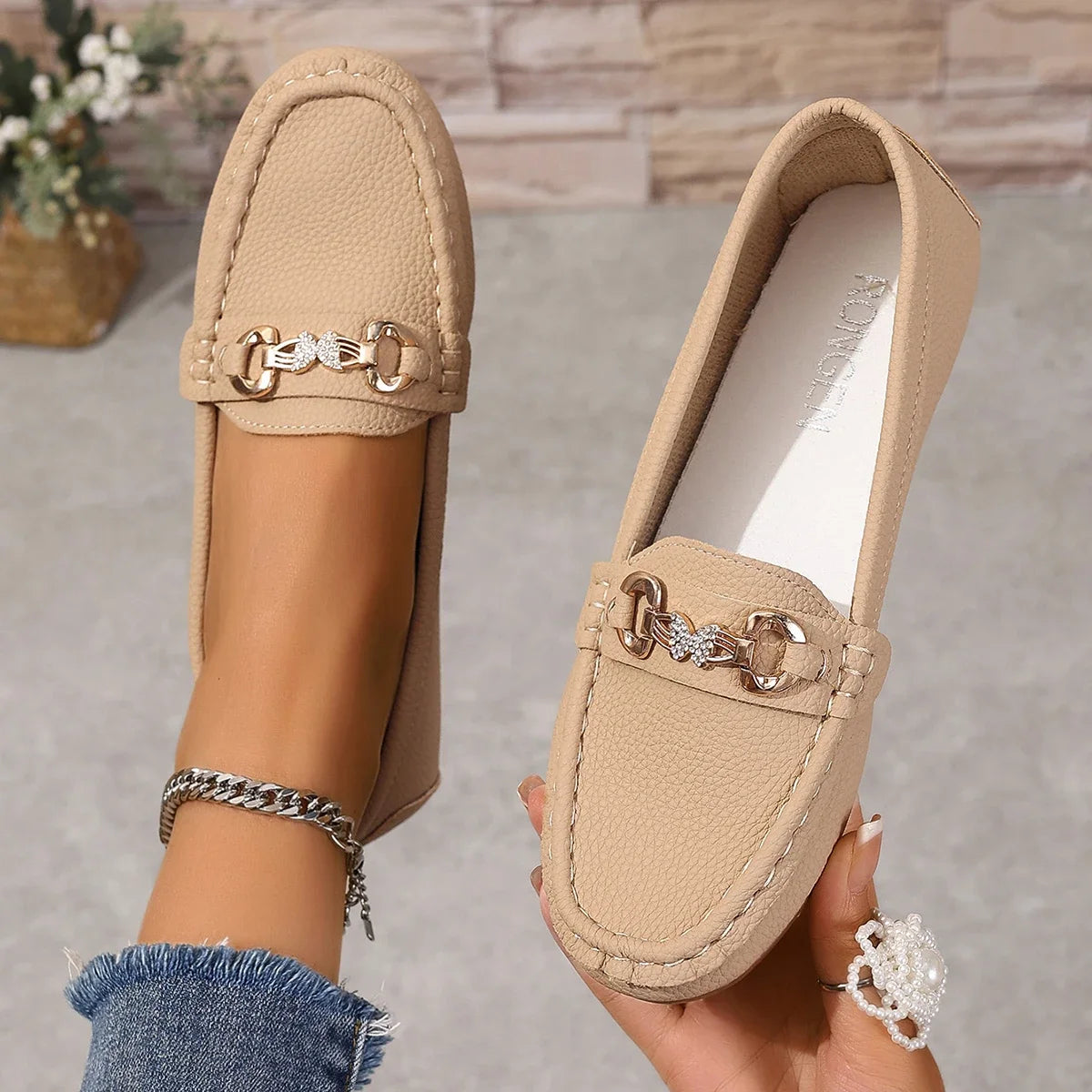 Stützende und trendige orthopädische Slipper