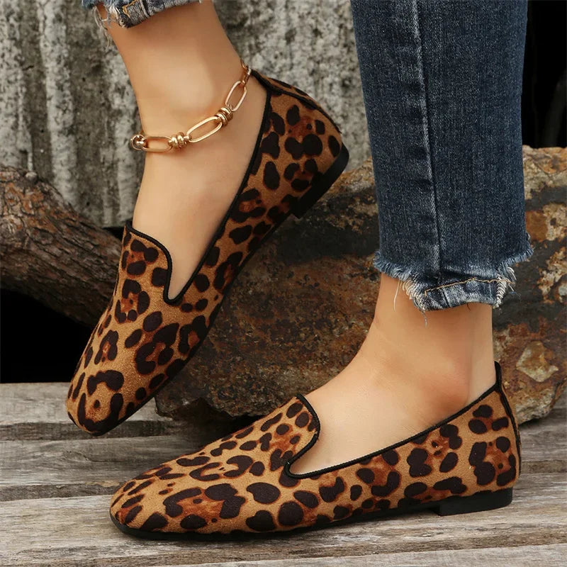 Lässige und stützende orthopädische Schuhe