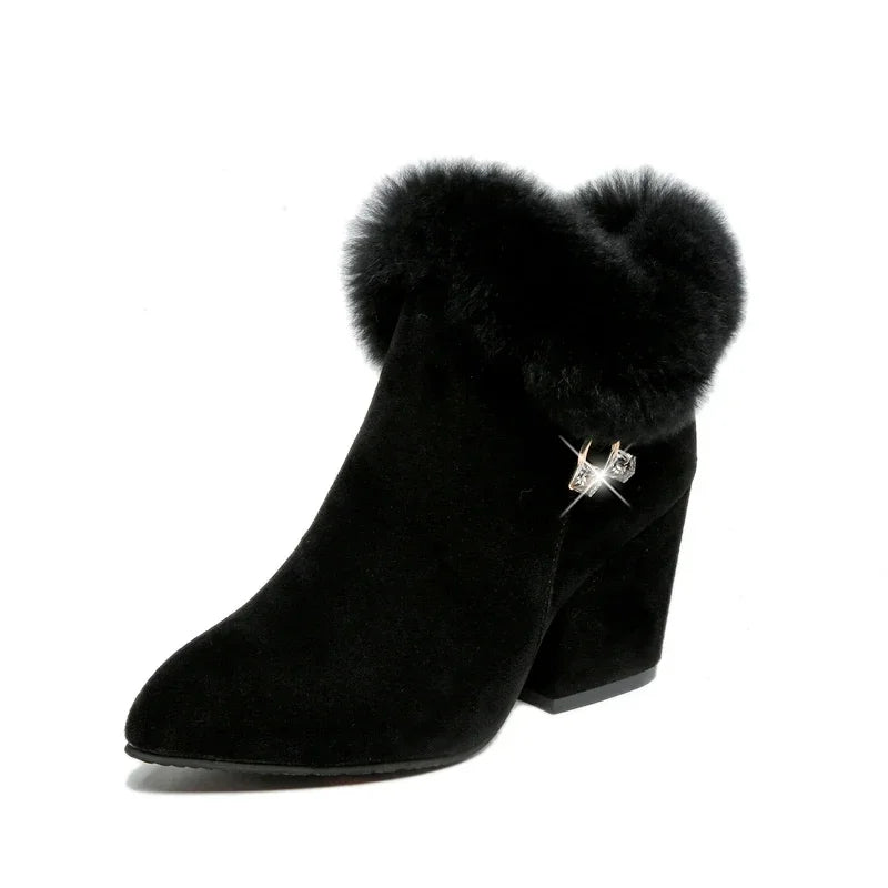 Lässige und stützende orthopädische Stiefel