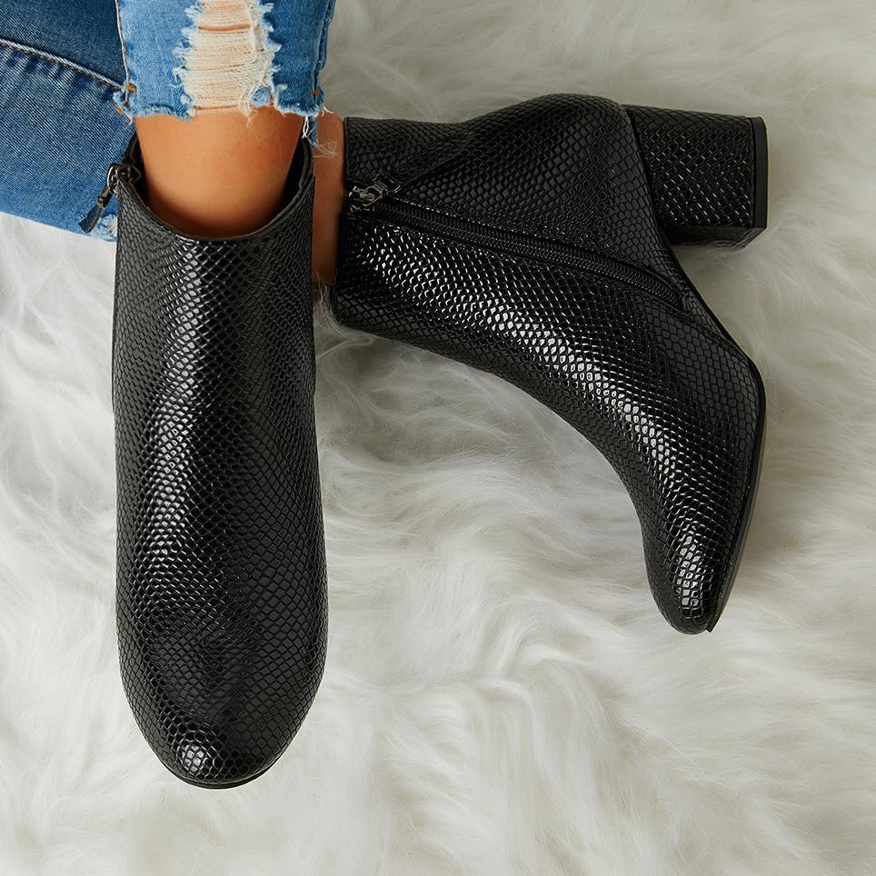 Schicke Orthopädische Stiefel mit einzigartigem Design