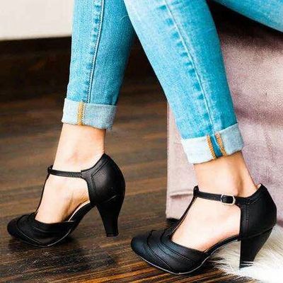 Anmutige Orthopädische Sandalen für modernen Look