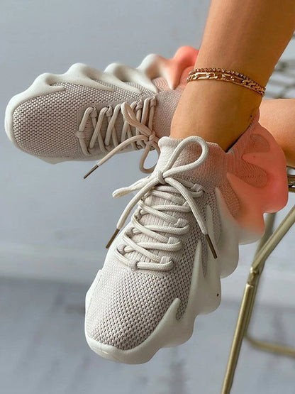 MW und luftige Sneakers