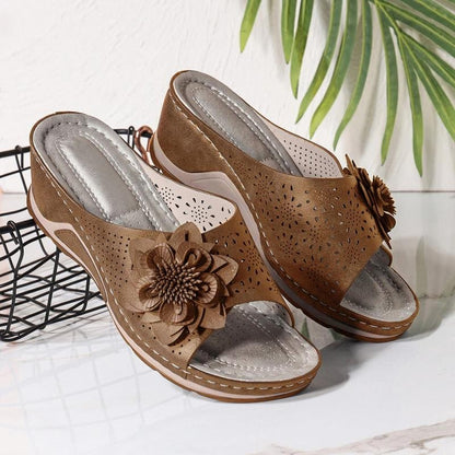 Anmutige Orthopädische Sandalen für modernen Look