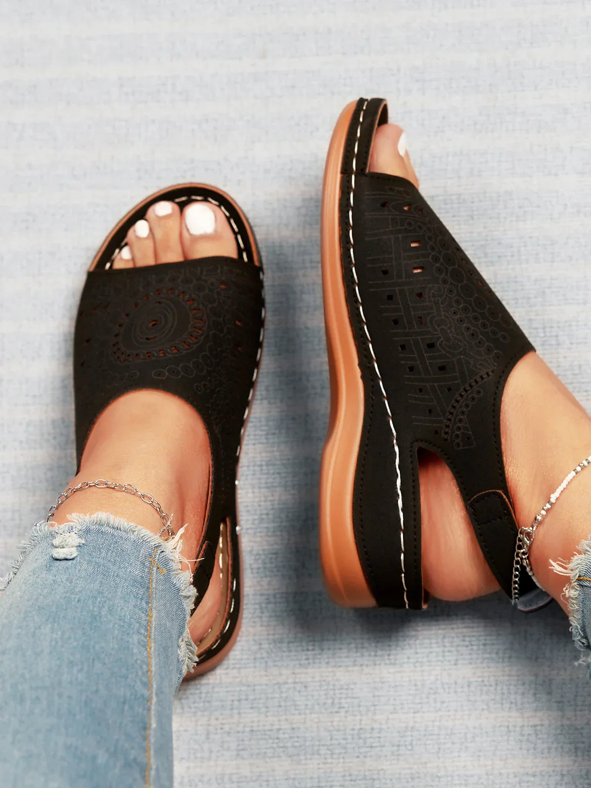 MW | ethnisches Muster geschlagene hohle Klettverschluss Retro Sandale