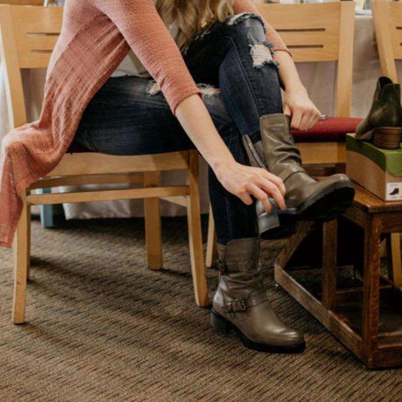 Schicke Orthopädische Stiefel mit einzigartigem Design