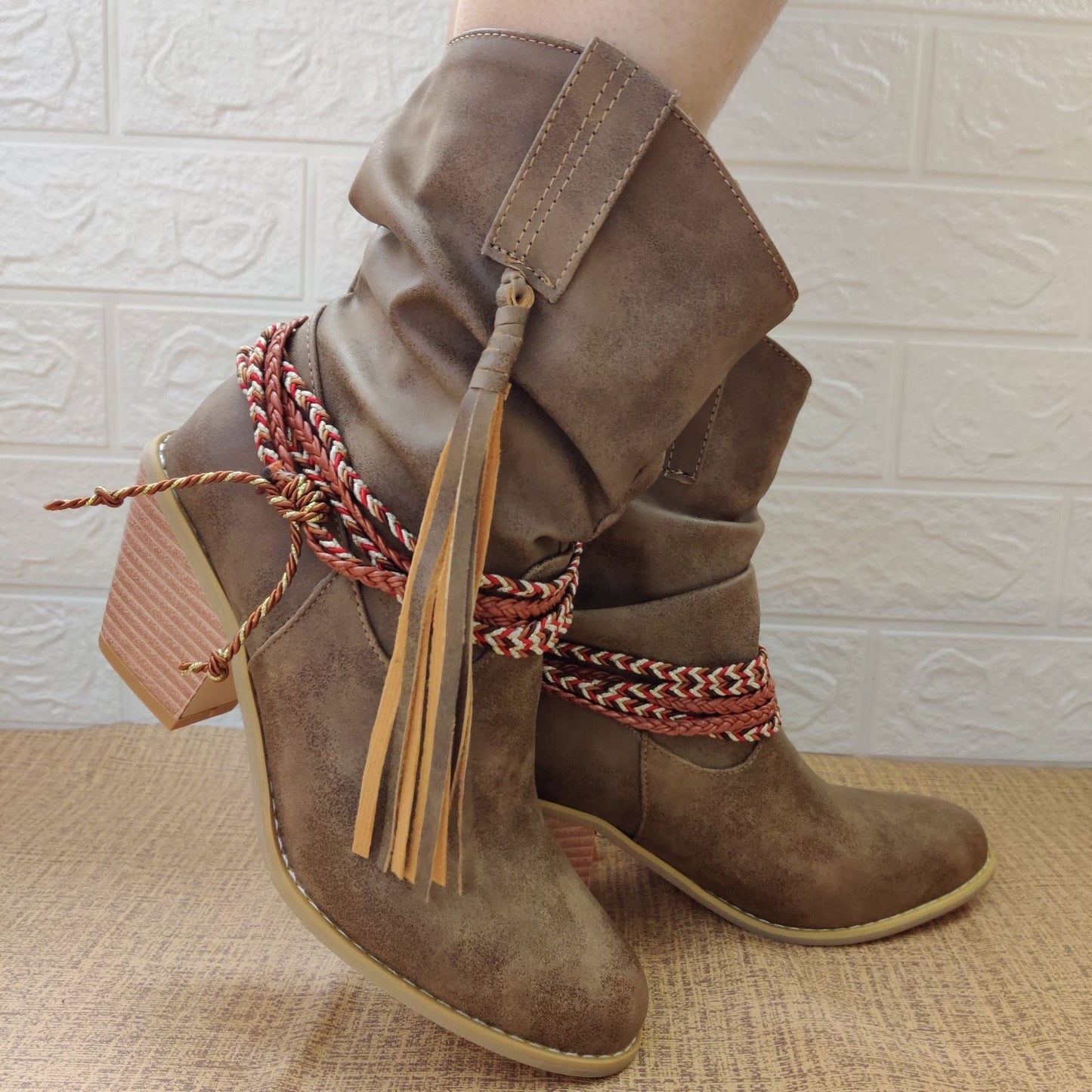 Schicke Orthopädische Stiefel mit einzigartigem Design