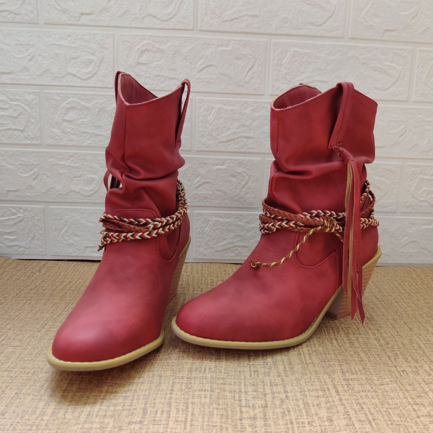 Schicke Orthopädische Stiefel mit einzigartigem Design