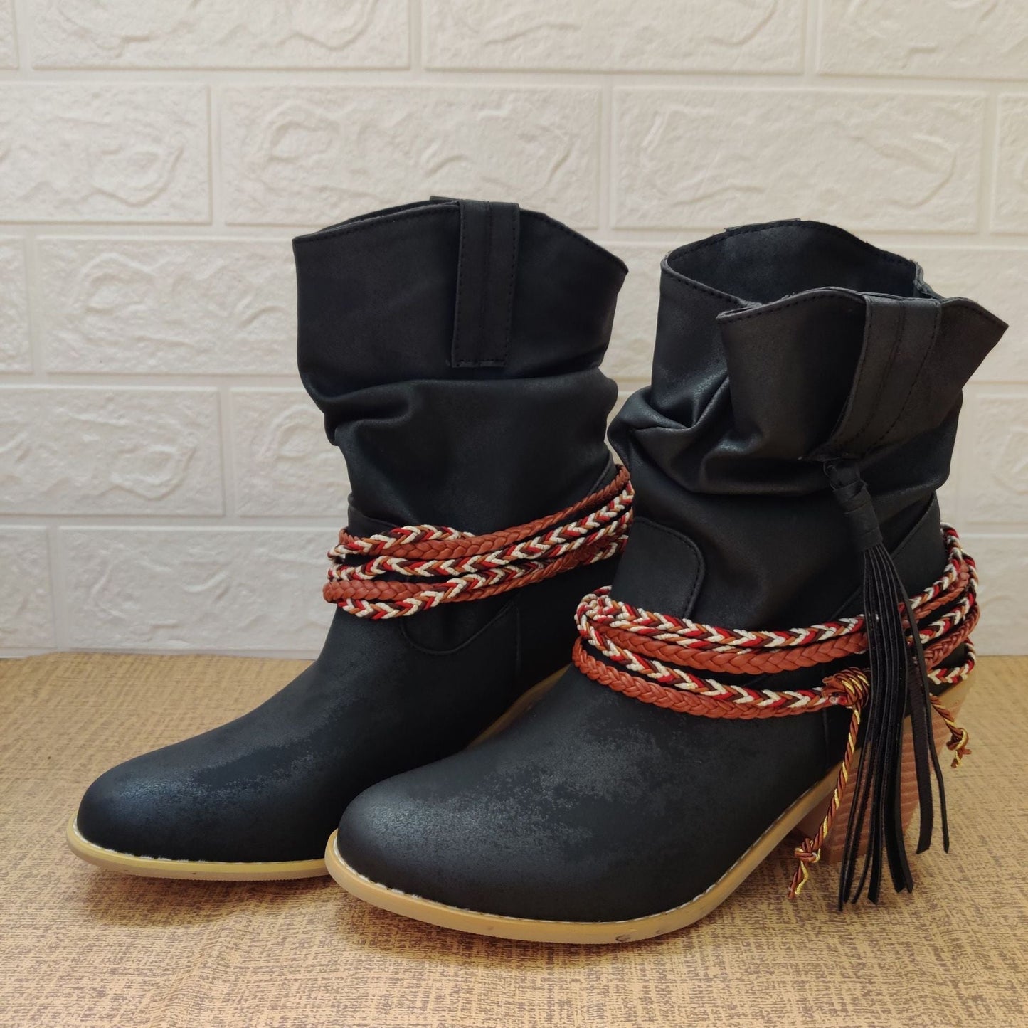Schicke Orthopädische Stiefel mit einzigartigem Design