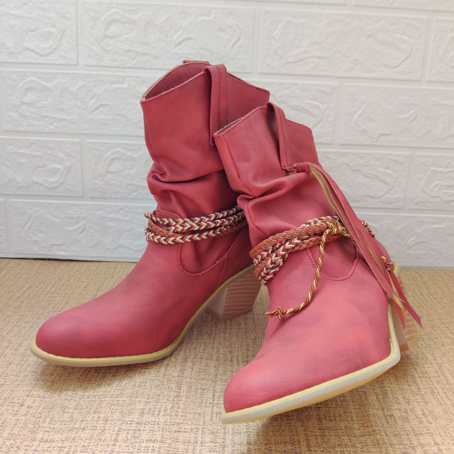 Schicke Orthopädische Stiefel mit einzigartigem Design
