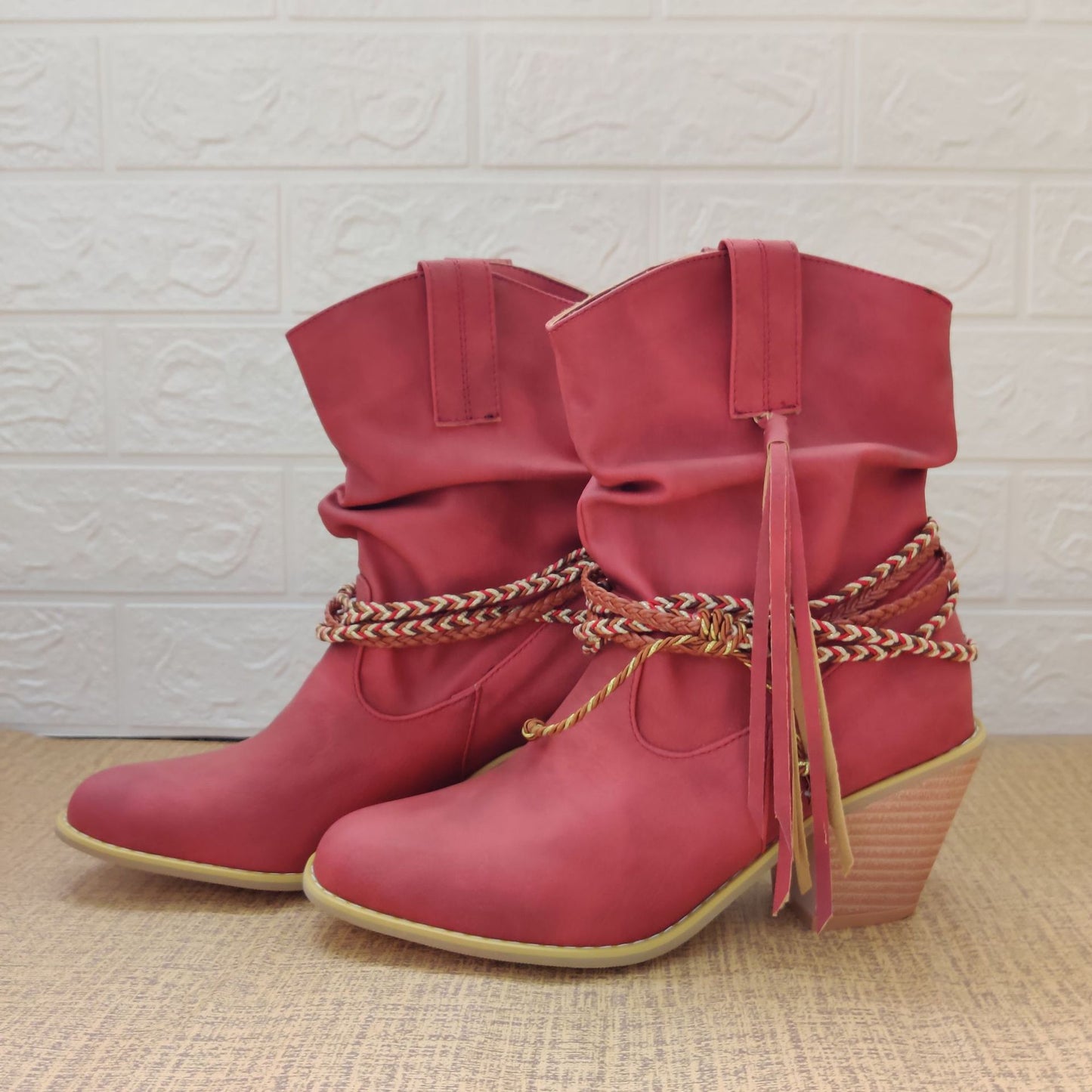 Schicke Orthopädische Stiefel mit einzigartigem Design
