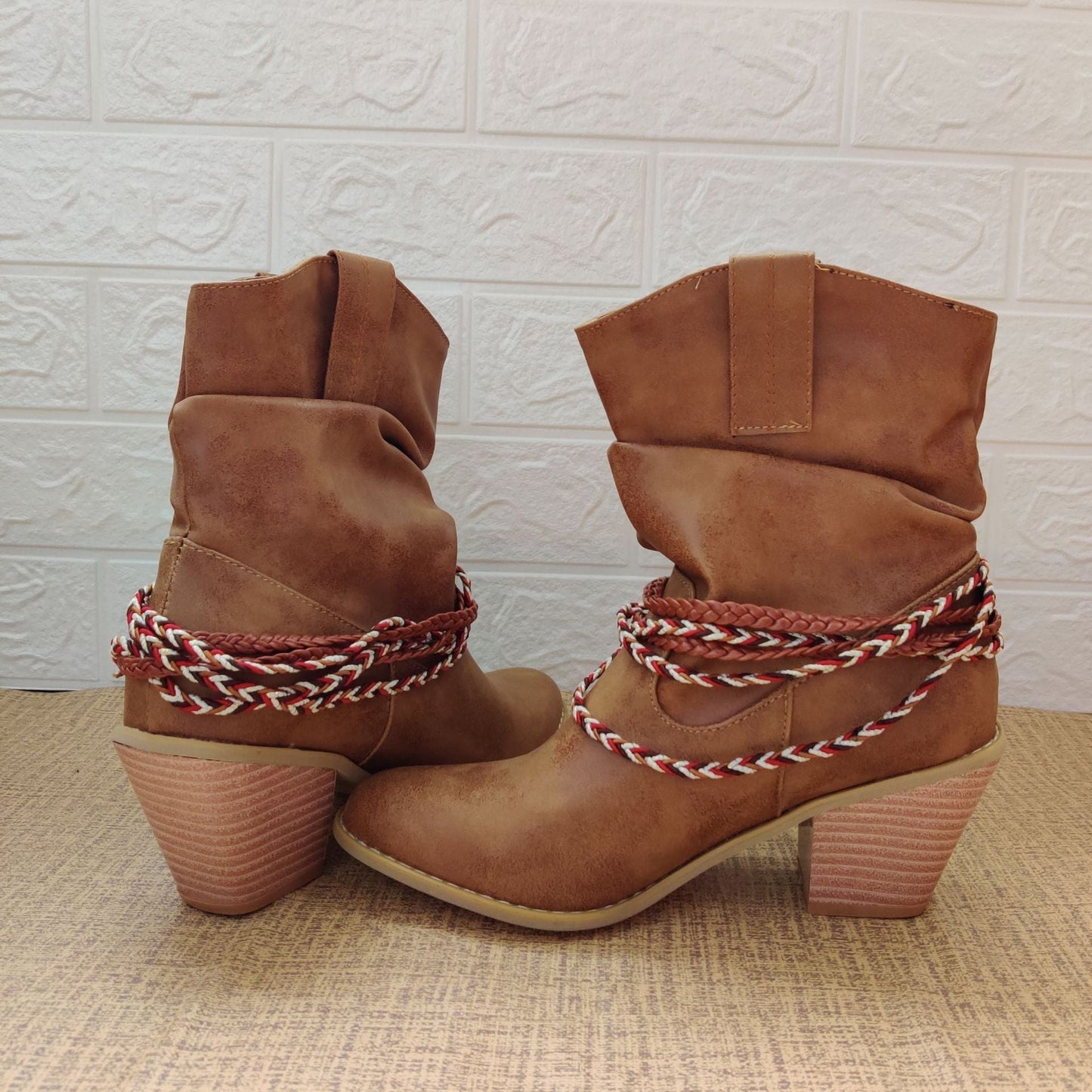 Schicke Orthopädische Stiefel mit einzigartigem Design