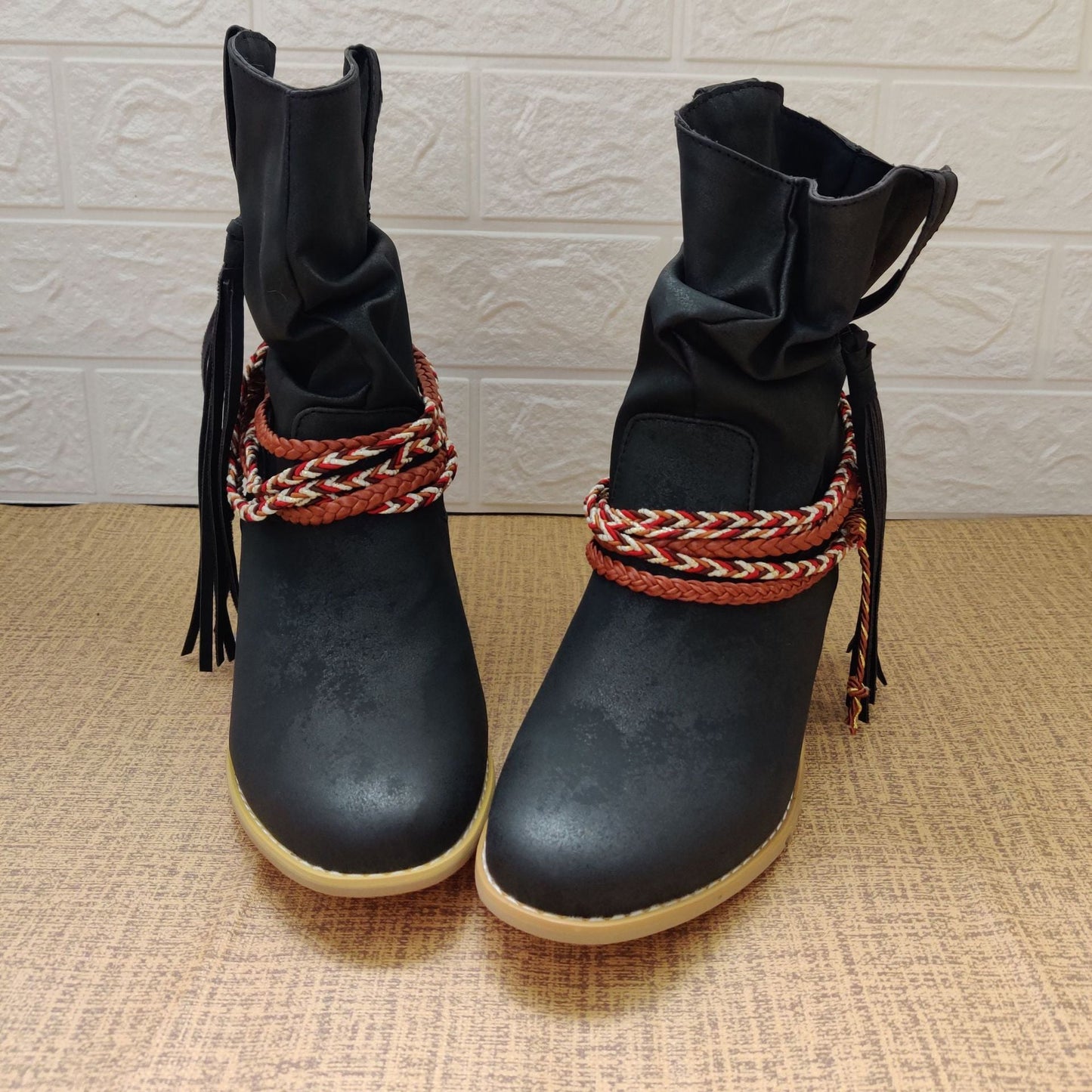 Schicke Orthopädische Stiefel mit einzigartigem Design
