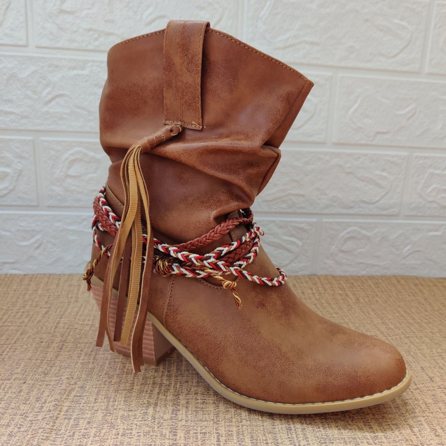 Schicke Orthopädische Stiefel mit einzigartigem Design