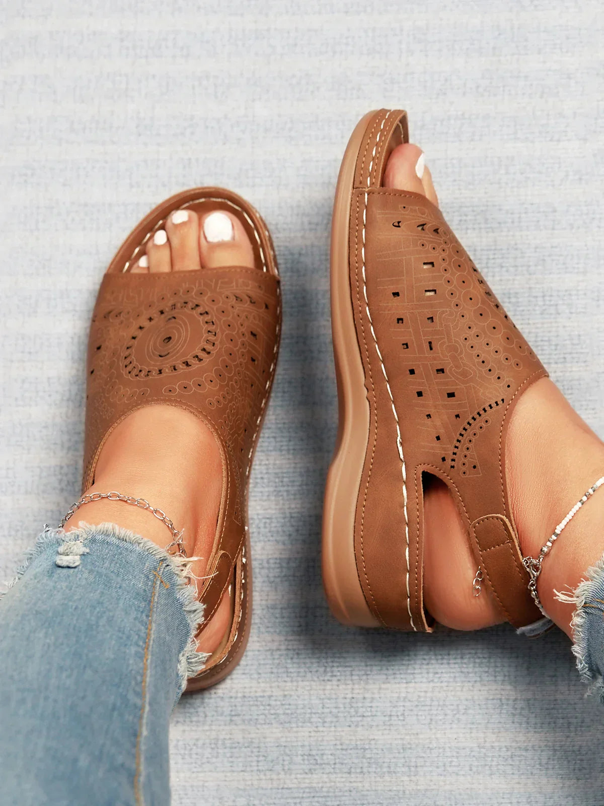 MW | ethnisches Muster geschlagene hohle Klettverschluss Retro Sandale