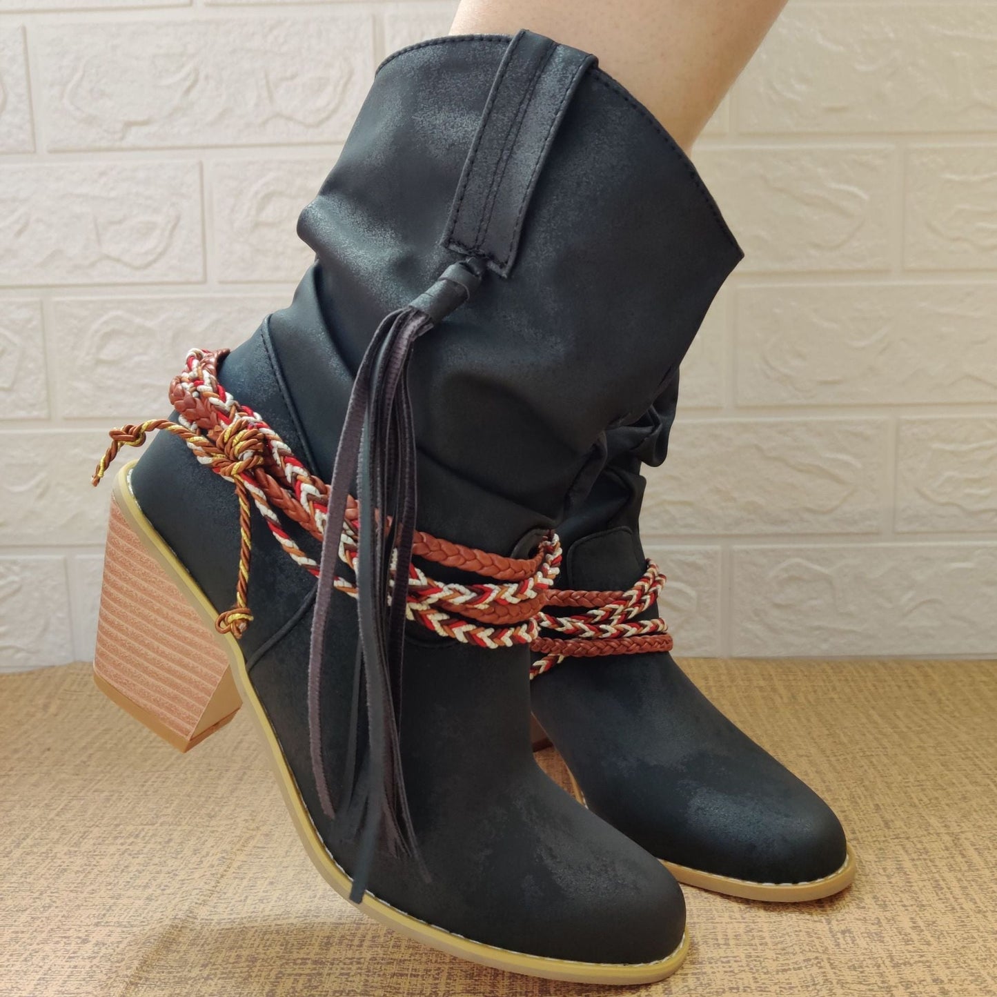 Schicke Orthopädische Stiefel mit einzigartigem Design