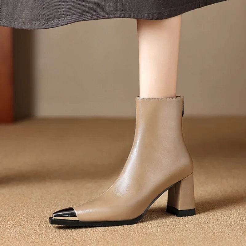 Anmutige Orthopädische Stiefel für modernen Look
