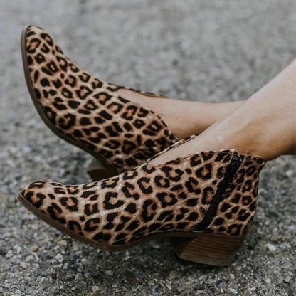Anmutige Orthopädische Stiefel für modernen Look