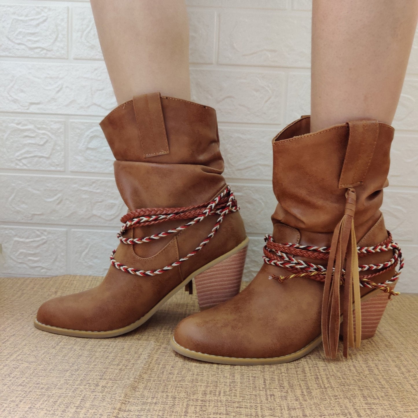 Schicke Orthopädische Stiefel mit einzigartigem Design
