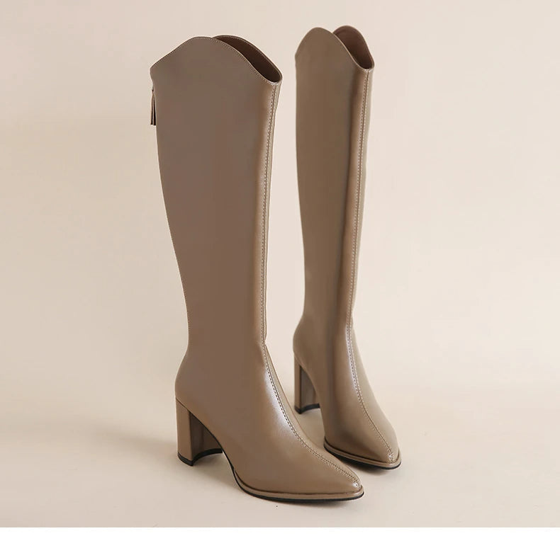 Klassische Orthopädische Stiefel mit zeitlosem Stil