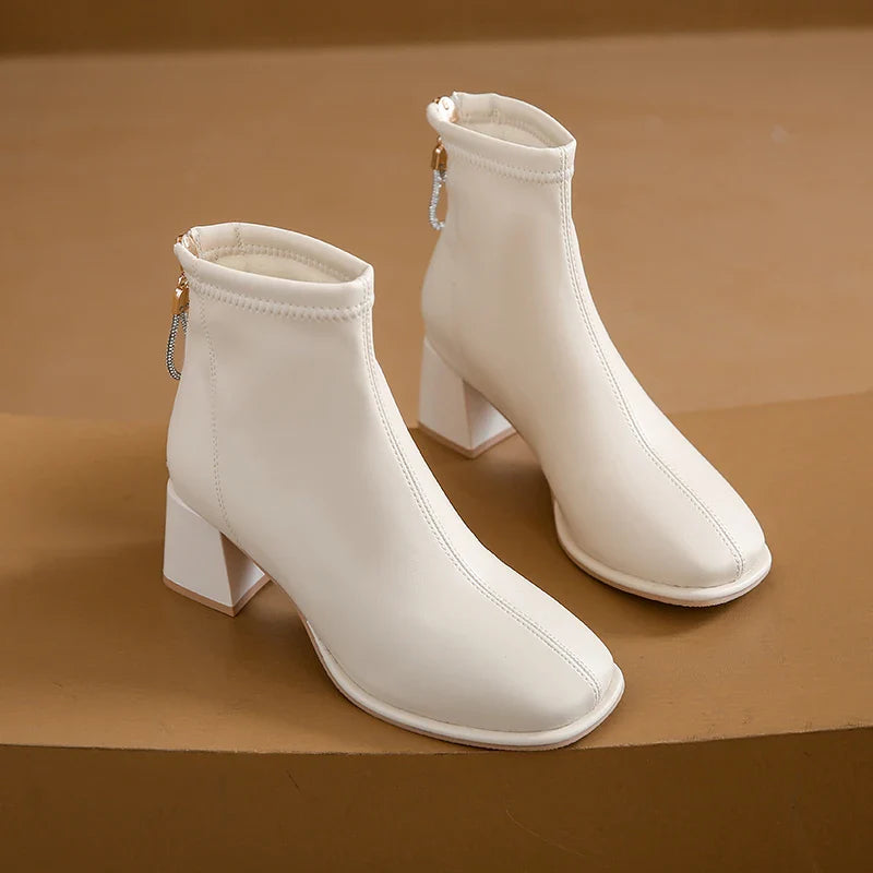 Anmutige Orthopädische Stiefel für modernen Look