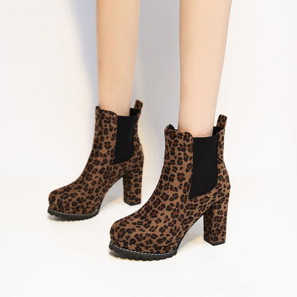 Anmutige Orthopädische Stiefel für modernen Look