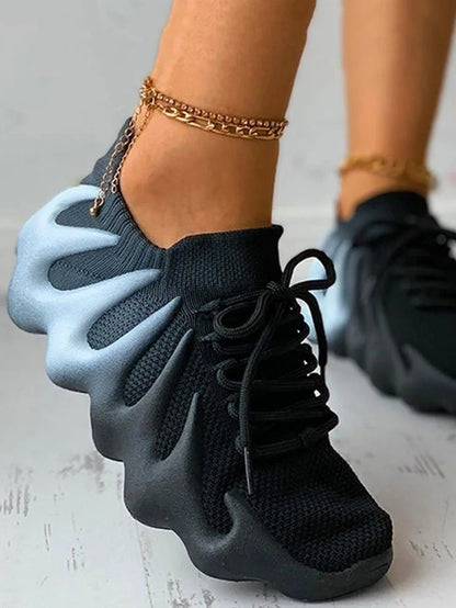 MW und luftige Sneakers