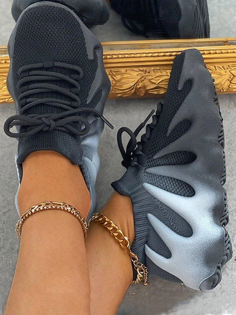 MW und luftige Sneakers