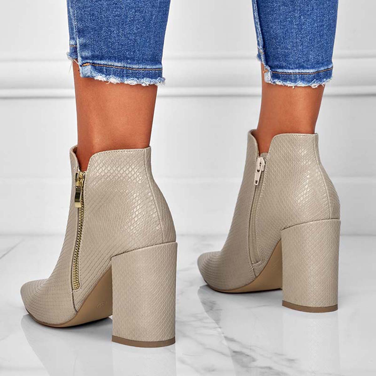 Bequeme Orthopädische Stiefel für den Alltag