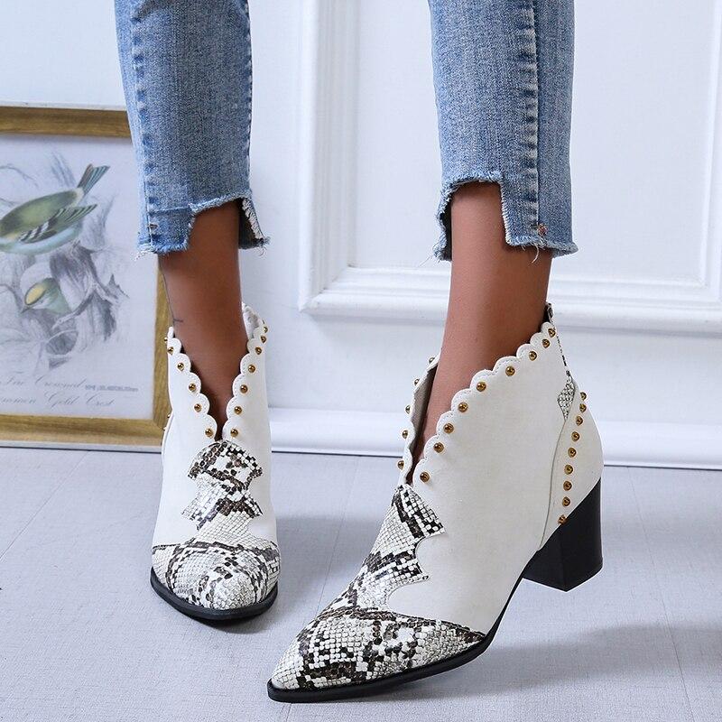 Anmutige Orthopädische Stiefel für modernen Look