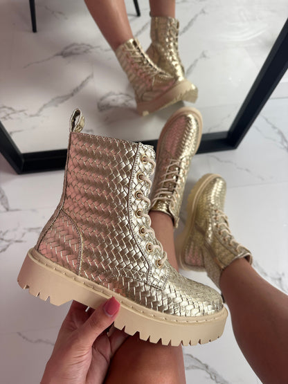 Anmutige Orthopädische Stiefel für modernen Look