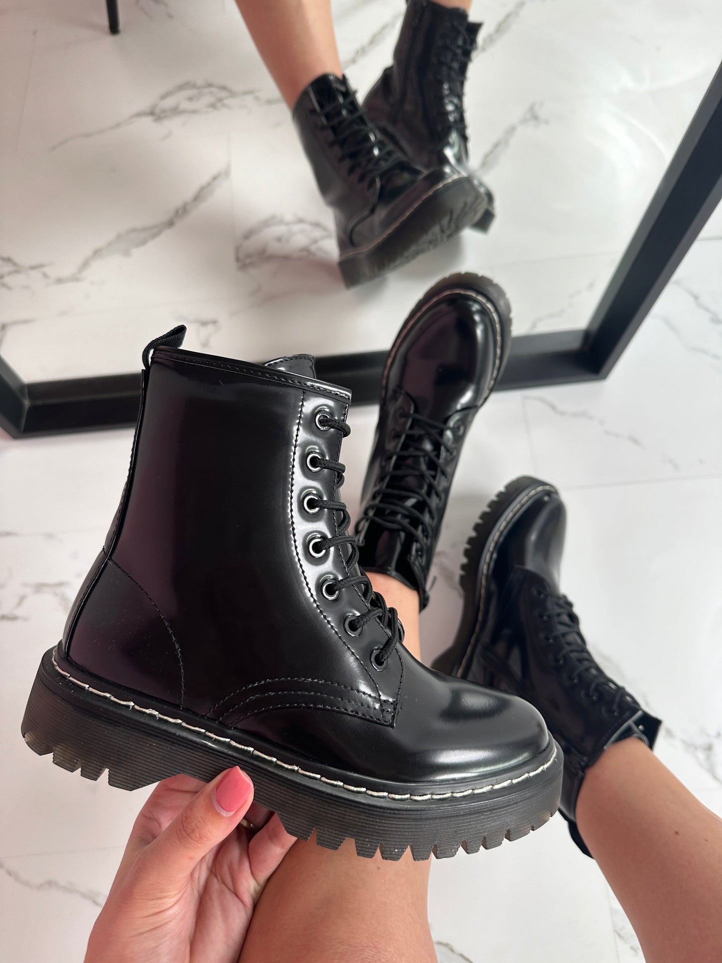 Klassische Orthopädische Stiefel mit zeitlosem Stil