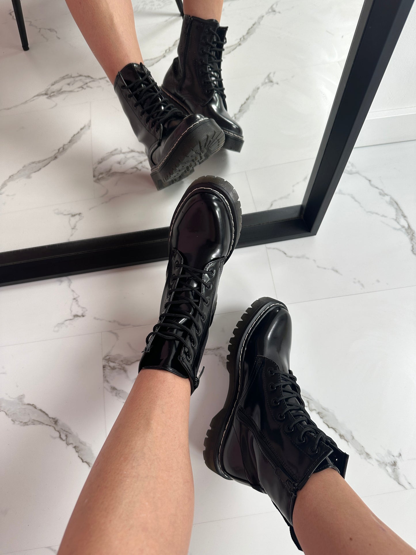 Klassische Orthopädische Stiefel mit zeitlosem Stil