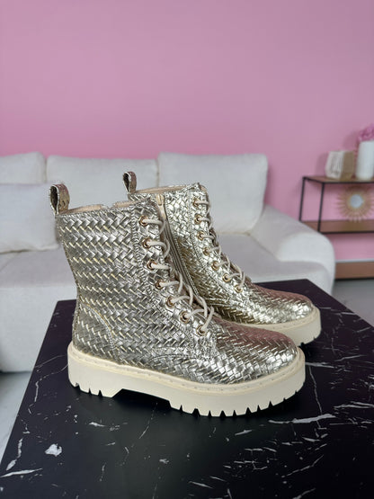 Anmutige Orthopädische Stiefel für modernen Look