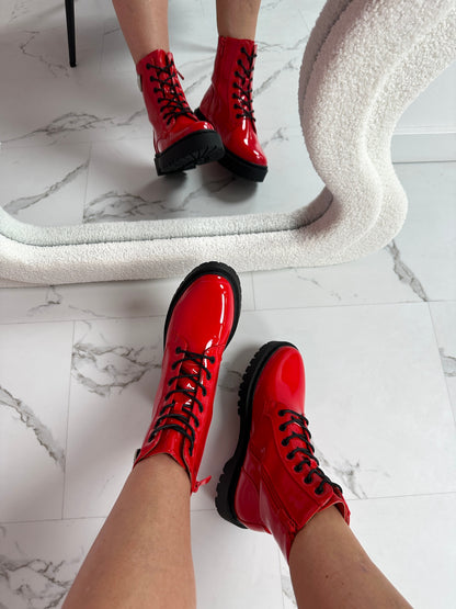 Schicke Orthopädische Stiefel mit einzigartigem Design
