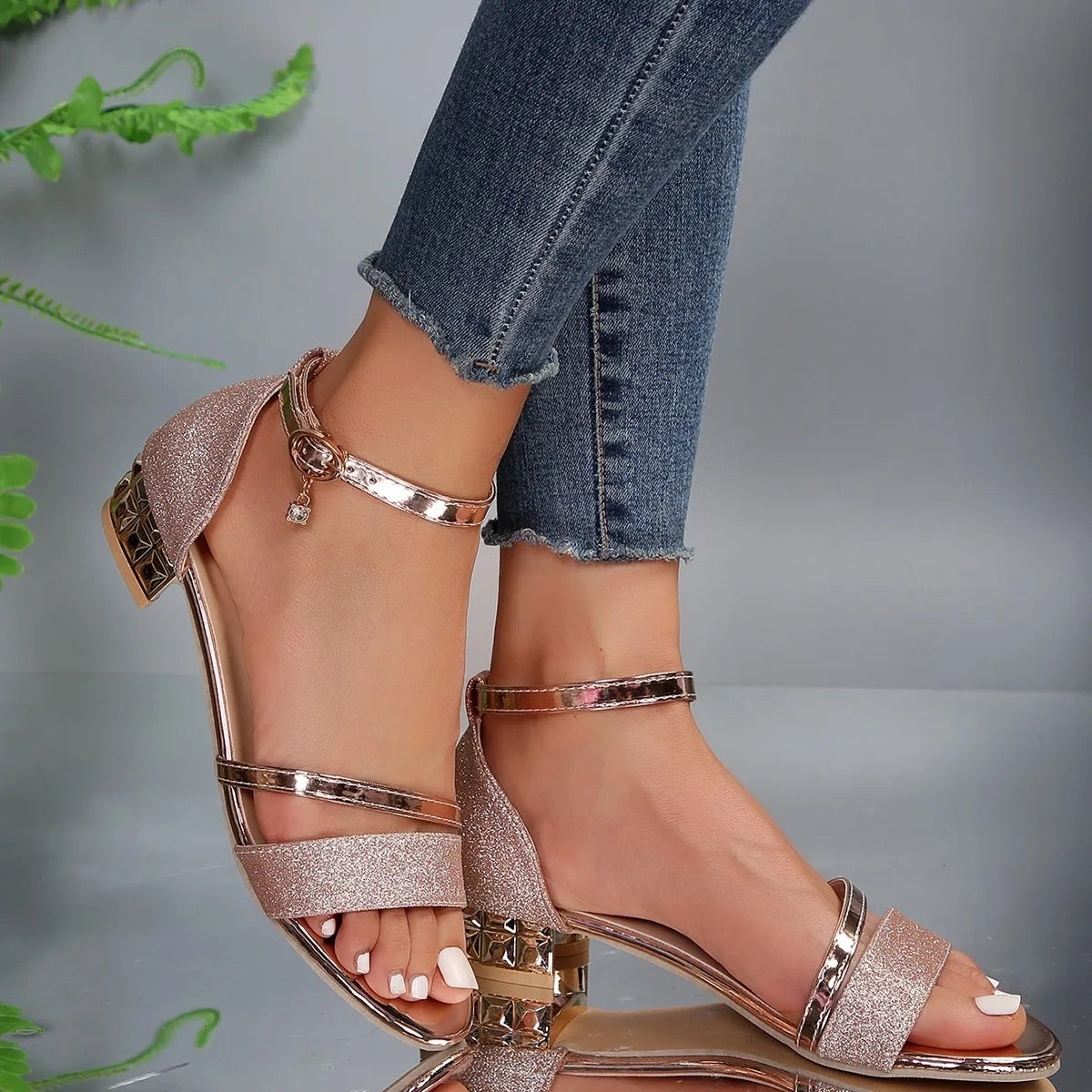 MW | Glitzersandalen mit niedrigem Absatz